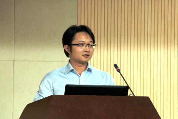 李传做教代会提案总结  薛佳鹏  摄影