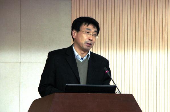 冯宝鹏书记主持会议  薛佳鹏  摄影