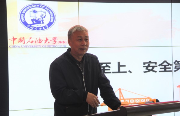 李子德讲安全课   杨扬摄影