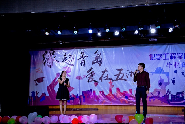 毕业班辅导员献唱 李彦鹏摄影 毕业班辅导员献唱 李彦鹏摄影