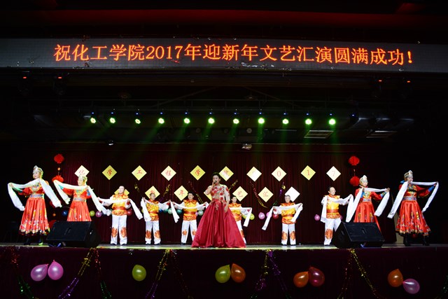 重质油《火火的大草原》 李博一摄影 重质油《火火的大草原》 李博一摄影