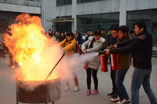 消防演练现场 李博一摄影 消防演练现场 李博一摄影