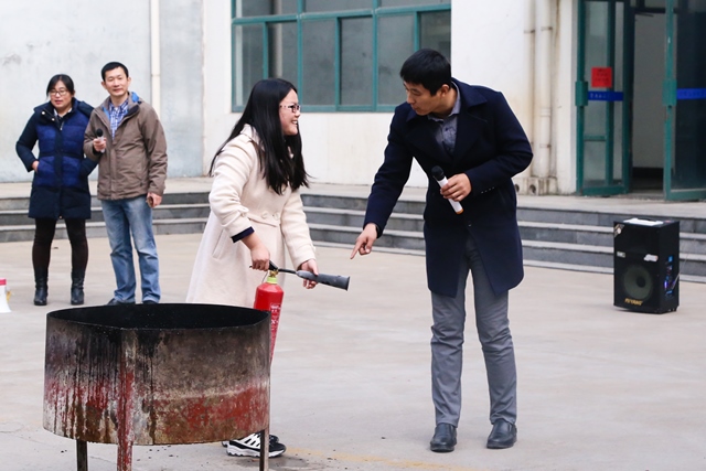 消防演练现场 李博一摄影 消防演练现场 李博一摄影