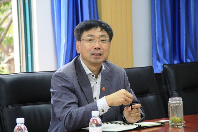 学院党委书记冯宝鹏发表讲话 魏孟吉摄影