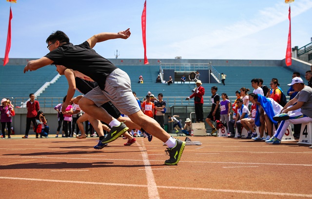 起跑  刘冰摄影