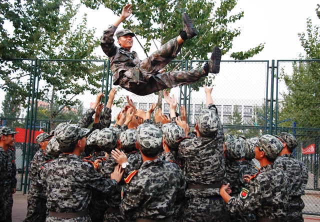 气氛活跃 气氛活跃