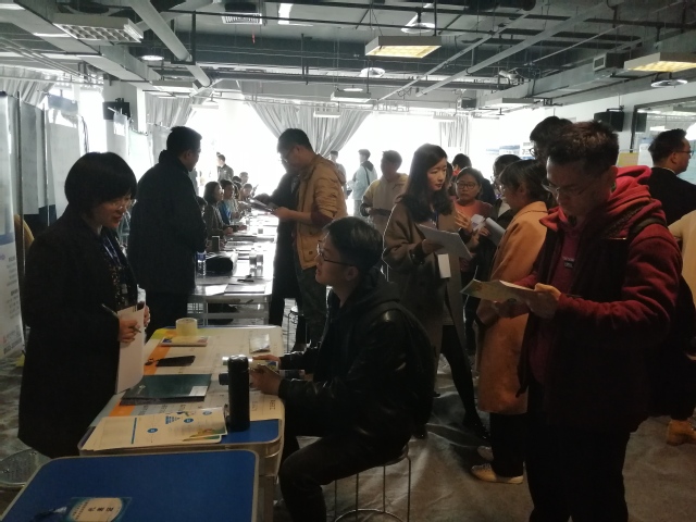 学生与企业交流 卡哈尔摄影 学生与企业交流 卡哈尔摄影