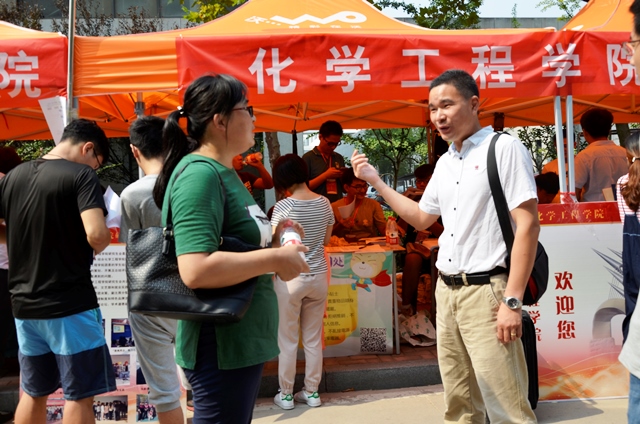 学院领导看望研究生迎新 刘鑫鑫摄影 学院领导看望研究生迎新 刘鑫鑫摄影
