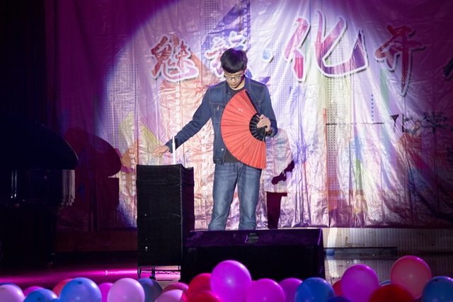 魔术《梦中花海》 纪洪洋摄影 魔术《梦中花海》 纪洪洋摄影