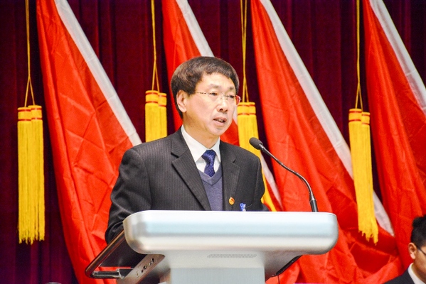 学院党委书记冯宝鹏致辞 李博一摄影 学院党委书记冯宝鹏致辞 李博一摄影