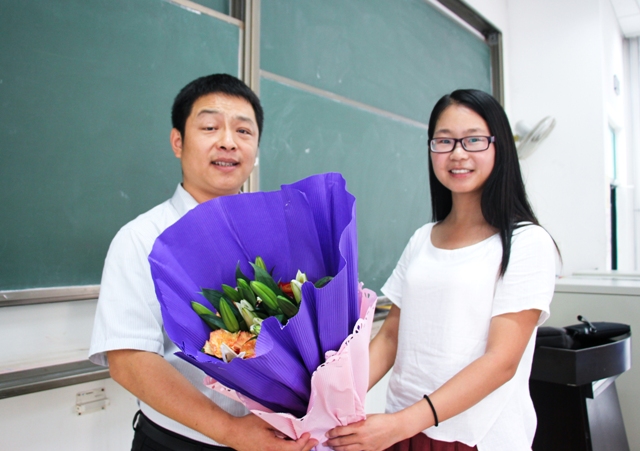 向老师送鲜花 向老师送鲜花