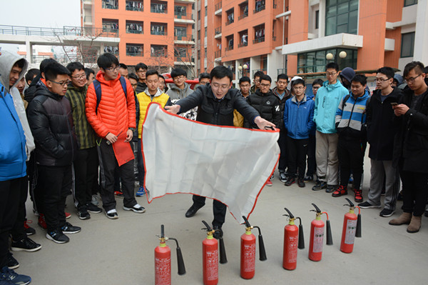 演练现场 袁鑫摄 演练现场 袁鑫摄