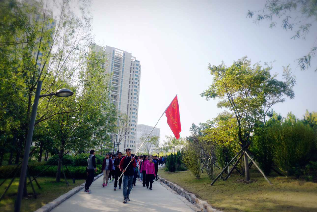 大步前行 大步前行