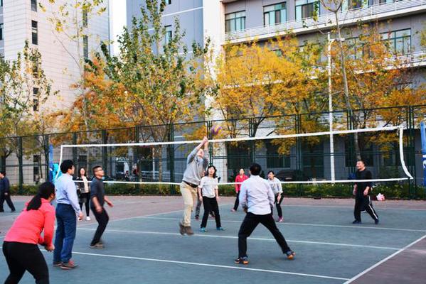 救球 魏孟吉摄影 救球 魏孟吉摄影